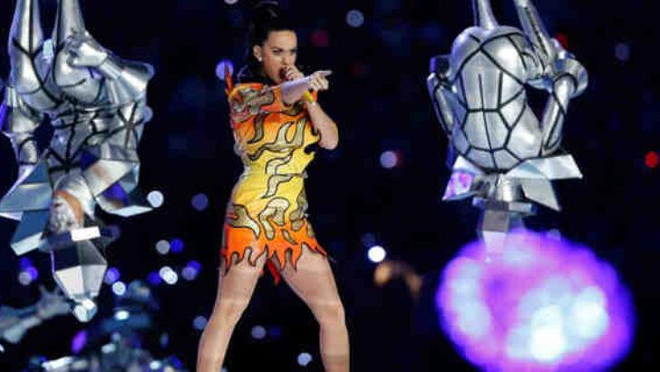 KATY PERRY’DEN MUHTEŞEM SAHNE ŞOVU