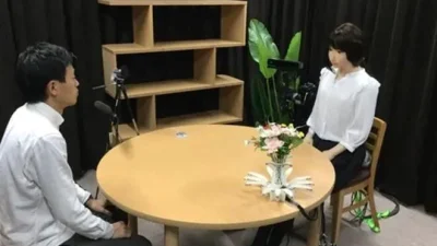 Bilim insanları robotlara doğru zamanda gülmeyi öğretiyor